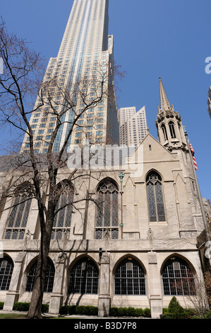 Fourth Presbyterian Church seen from courtyard (1914, Gothic Revival Style). North Michigan Avenue. Chicago. Illinois. USA Stock Photo