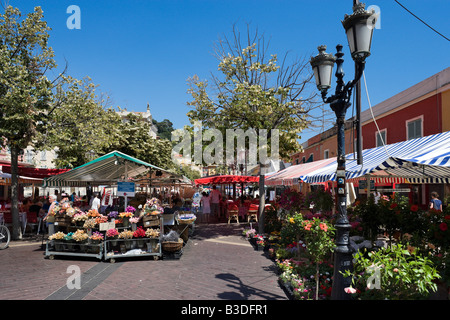 Flower stalls in the Marche aux Fleurs, Cours Saleya in the old town (Vieux Nice), Nice, Cote d'Azur, French Riviera, France Stock Photo