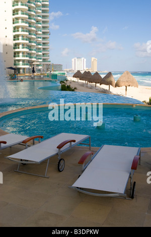A hotel on the beach in Cancun Mexico Stock Photo