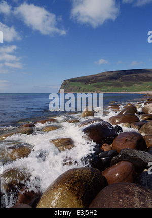 dh Rackwick HOY ORKNEY Sea waves splashing stoney boulder rocks beach bay cliffs scotland orkneys breaking coast shore