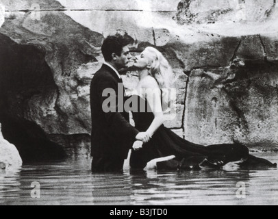 LA DOLCE VITA 1960 Riama film with Anita Ekberg and Marcello Mastroianni Stock Photo