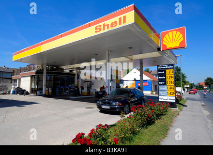 Shell petrol station, Austria Stock Photo