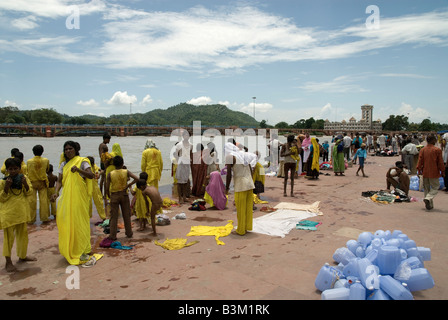India Uttarakhand Haridwar Pilgrims bathing in the Ganges River Stock Photo