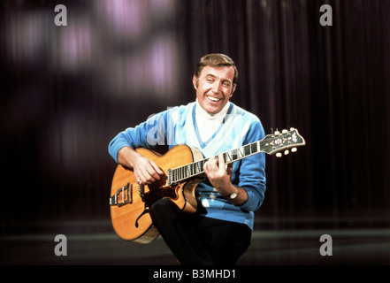 VAL DOONICAN  Irish entertainer about 1967 Stock Photo