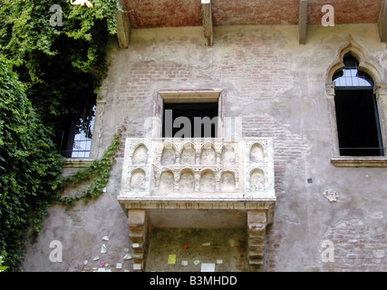 VERONA Italy  Balcony of Juliet' s house in Verona Stock Photo
