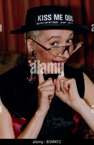 Sue Pollard actress comedian wearing kiss me quick hat mirrorpix Stock Photo