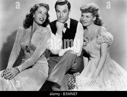 COVER GIRL  1944 Columbia film with Gene Kelly and Rita Hayworth at right Stock Photo