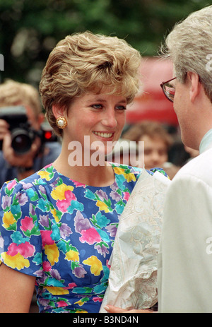 Princess Diana visiting the Lighthouse project for AIDS victims London ...