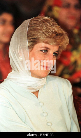 Princess Diana attends Imran Khan Hospital where she presented prizes and was entertained by children February 1996 Stock Photo