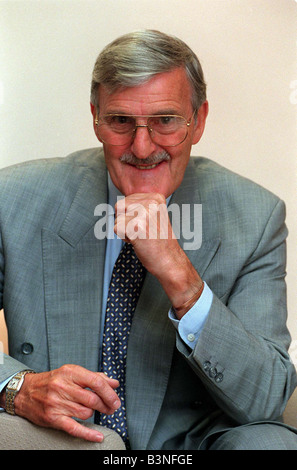 Jimmy Hill SKY TV Presenter October 1998 Football presenter mirrorpix Stock Photo