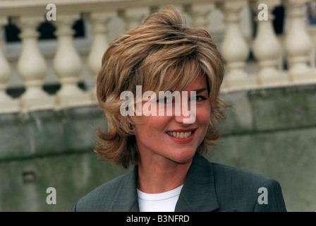 Anthea Turner TV Presenter December 1998 TV Presenter S Anthea Turner ...