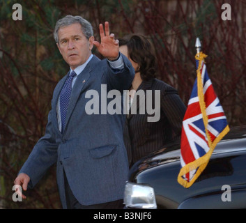 President George Bush leaves Trimdon November 2003 Stock Photo