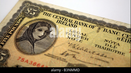 Irish 'Lady Lavery' Five Pound Note 1970 Stock Photo