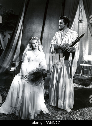 KING RICHARD AND THE CRUSADERS 1954 Warner film with Virginia Mayo as Lady Edith and Rex Harrison as Saladin Stock Photo