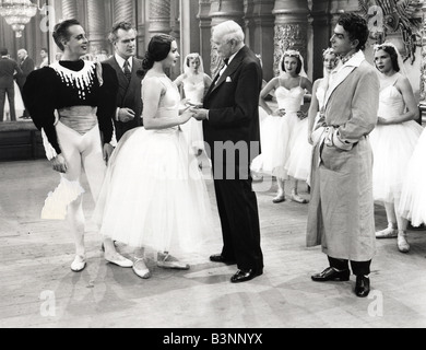 RED SHOES  1948 GFD film with Moira Shearer and Robert Helpman at right Stock Photo