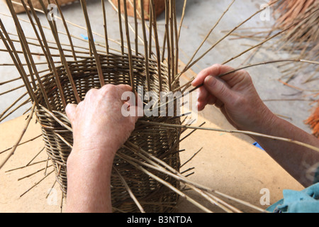 Mike Wilson making traditional hand made Eel trap's from Willow at Lancing  West Sussex Stock Photo - Alamy