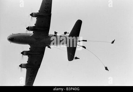 Heavy equipment drop rehearsal April 1967 Regiment at Aldershot barracks Handley Page Hastings British Troops Army The Paras Stock Photo