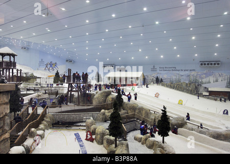 ski indoor at the mall of the emirates, Dubai Stock Photo