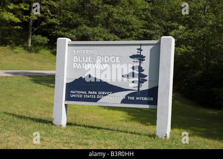 NPS welcome sign at the entrance to the Blue Ridge Parkway at US 19, Haywood and Jackson County line, North Carolina Stock Photo