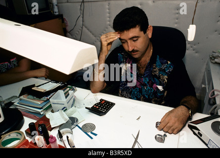 SIERRA LEONE', LEBONESE DIAMOND DEALER IN BO. THE NEW REGIME IS TRYING TO CONTROL THE SMUGGLING OF THIS IMPORTANT EXPORT Stock Photo
