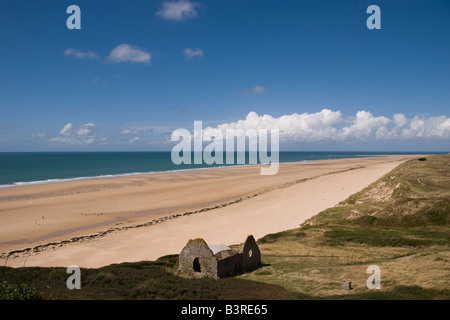 Carteret, Normandy, France. The perfect holiday beach at Hatainville on the Cotentin peninsula, called the Plage de la Vieille Eglise Stock Photo