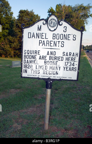 North Carolina Historical Marker - NC-M3 Daniel Boone's Parents Squire and Sarah Boone are buried here.  Dnaiel Boone, 1734-1820 Stock Photo