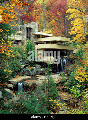 FALLINGWATER, FRANK LLOYD WRIGHT DESIGNED HOME FOR THE KAUFMANN FAMILY, 1936. BEAR RUN, PENNSYLVANIA, USA Stock Photo