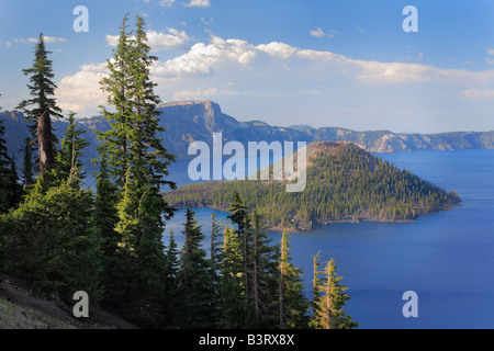 Wizard Island in Crater Lake national park, Oregon Stock Photo