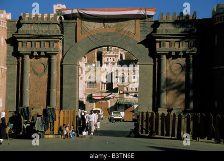 Asia, Yemen, Sana'a. Bab Al-Yemen, entrance gate to the old city. Stock Photo