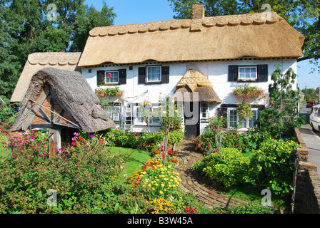 Pretty Thatched Cottage And Garden, Longford Village, London Borough Of ...