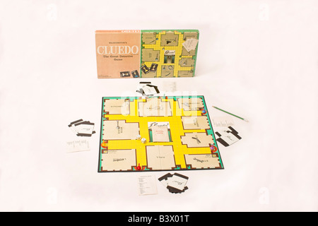 Waddington s Cluedo Board Game showing weapons cards detective notes dice and box Stock Photo