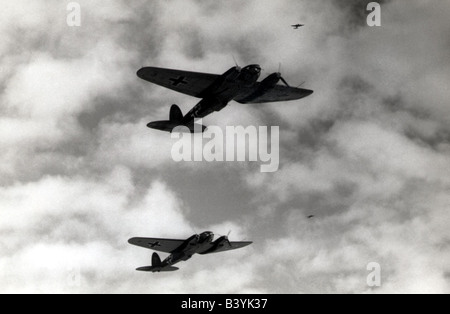 events, Second World War / WWII, aerial warfare, England, German bombers Heinkel He 111 on the way to England, August 1940, He111, He-111, bomber, wing, 20th century, historic, historical, Battle of Britain, Luftwaffe, Wehrmacht, Germany, Great Britain, flying, Third Reich, plane, planes, 1940s, Stock Photo