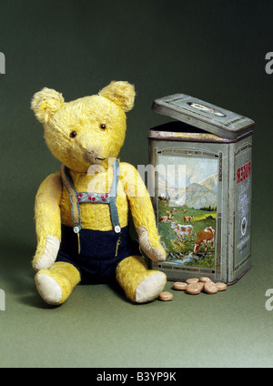toys, teddy bears, teddy,1940s, 40s, historic, historical, bear, toy, toys, Stock Photo