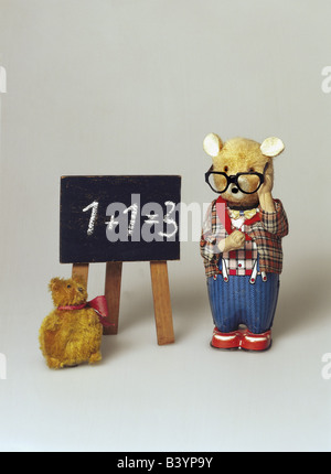 toys, teddy bears, two teddies, 1940s, 40s, historic, historical, bear, toy, toys, bears, blackboard, board Stock Photo