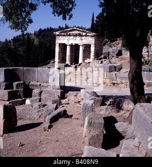 geography / travel, Greece, Delphi (Delphoi) shrine of the Apollo Pythios, ruin on the edge of the festival ground, holy street, Treasure house (Thesauros) of the Athenians, oracle, shrine, cults, architecture historical, historic, archaeology, ancient, antiquity, Athens, Phokis, stone, UNESCO, World Heritage Site ancient world, Stock Photo