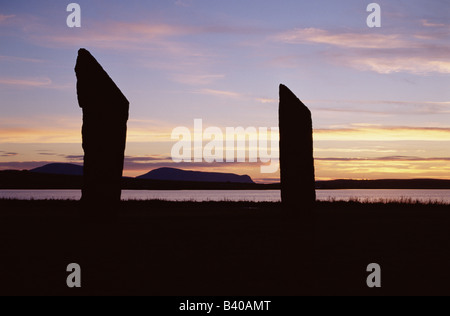 dh Stenness Standing Stones STENNESS ORKNEY Neolithic standing stones at sunset Stenness Loch ancient scotland Stock Photo