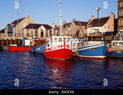 dh Fishing boats Harbour KIRKWALL ORKNEY Scottish Waterfront quayside fishingboats moored red boat islands