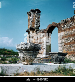 geography / travel, Greece, Philippi, built: at 365 AD, basilica B (built: approx. 550 BC), Byzantine church founded as Greek colony Krenides on order of Kallistrators, conquerd 356 AD of king Philipp II. of Macedonia, Roman citizen colony Colonia Augusta Iulia Philippensium from 42 AD, foundation of first Christian municipality in Europe by apostle Paul, Byzantine empire, ruins, columns, antiquity, Roman, historical, historic, ancient, religion, Christianity, ancient world,