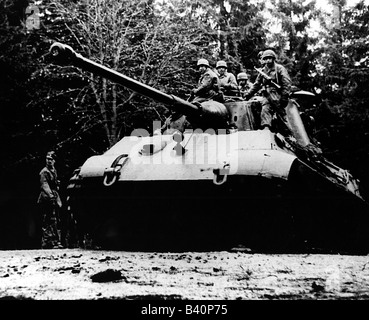 events, Second World War / WWII, Belgium, Battle of the Bulge, German advance 16.-27.12.1944, German paratroopers on a 'King Tiger', 17.12.1944, Stock Photo