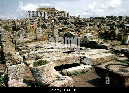 geography / travel, Italy, Sicily, Selinunte (Selinus), Greek colony, founded 7th century BC, destroyed 250 BC, ruin, acropolis, temple C (under scaffold), 6th century BC, ruins, Selinus, Magna Graecia, greeks, greek town, destroyed by Carthagians in 1st punic war, antiquity, religion, historical, historic, archaeology, ancient, excavations, Selinunt, seventh, first, sixth,  ancient world, Stock Photo