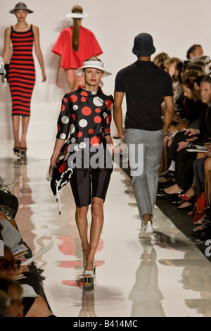 Michael Kors presents Spring &  Summer 2009 Women's & Men's ready to wear collection. Stock Photo