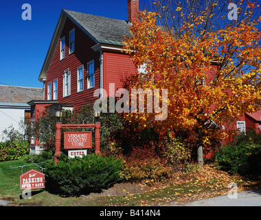 USA, Vermont, Weston. View of a small-town store. Stock Photo