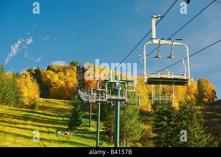 North America, USA, Vermont, Killington. Ski lift and alpine slide at Pico Mountain Resort in autumn. Stock Photo