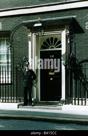 geography / travel, Great Britain / United Kingdom, London, Downing Street no. 10, policeman as a guard in front of seat of Primeminister, prime minister, , Stock Photo