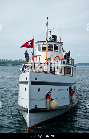 USA, WA, Seattle. Historic steamer Virginia V cruises Elliot Bay. Stock Photo