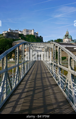 Mozartsteg bridge Festung Hohensalzburg and the Residenz Salzburg Austria Stock Photo