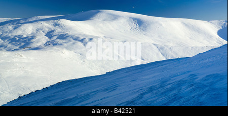 Glas Maol 1068 metres and the pistes of the Cairnwell Ski Centre Stock Photo