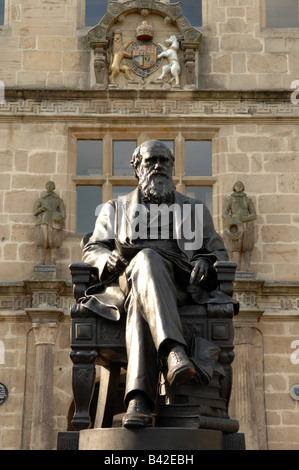 Statue of Charles Darwin outside Castle Gates Library in Shrewsbury Shropshire Stock Photo