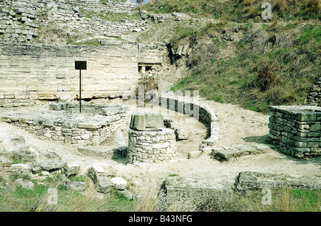 geography / travel, Turkey, Troy (Hisarlik), excavations, Troy VIII (700 - 85 BC ), hellenistic Opferstätte, remains, antiquity, Illion, Ilium, Greek colony of the aeolians, aeolian, destroyed by the romans during the 1st Mithridatic War, archaeology, UNESCO, World Heritage Site, hellenism, religion, Stock Photo