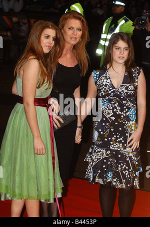 West End London Film Premier of The Aviator December 2004 Sarah Ferguson arrives for the screening with her two daughters Stock Photo